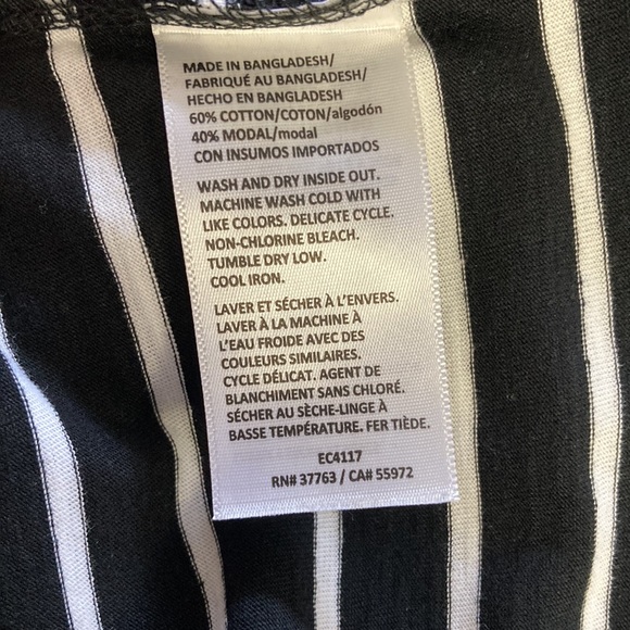 Ella Rafaella Black & White Short Sleeve Scoop Neck T - Picture 7 of 7